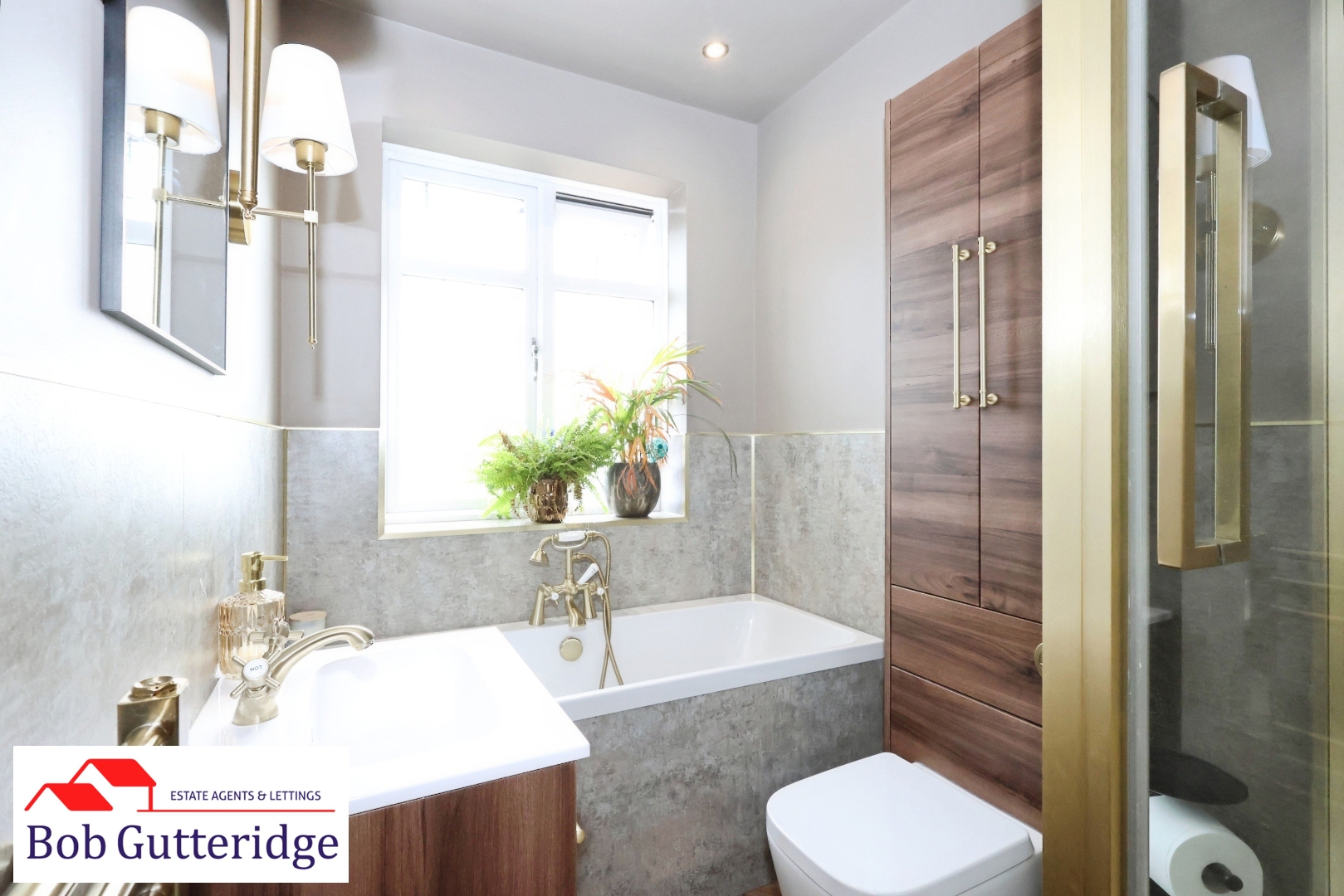 LUXURY FOUR PIECE FIRST FLOOR BATHROOM